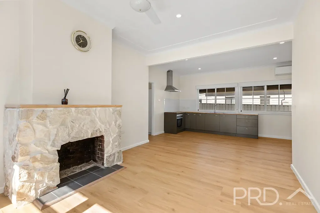 Tumut 3房  Beautifully Renovated Home with Flexible Living Spaces!