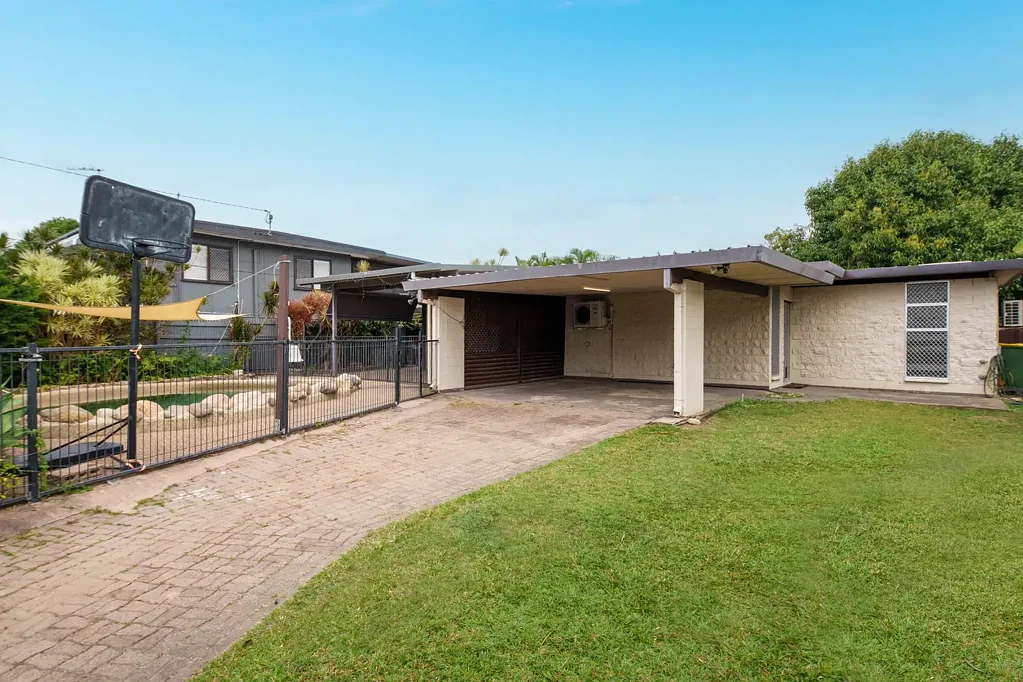 11 Wooral Street, Cranbrook, QLD 4814