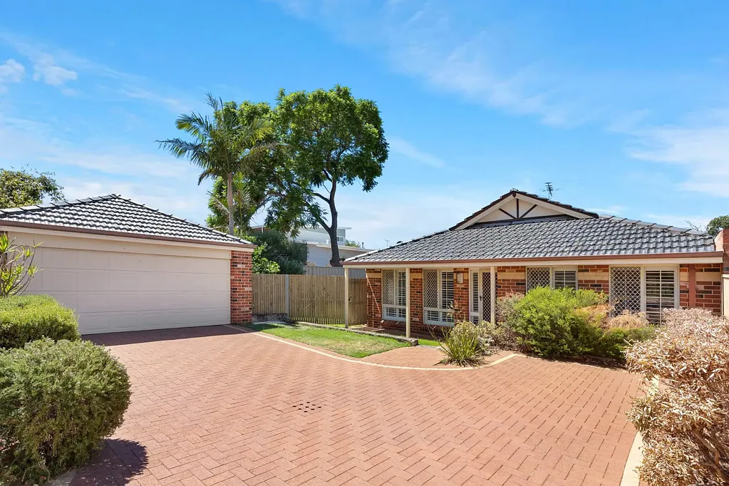 Peaceful Family Living Opposite Parklands