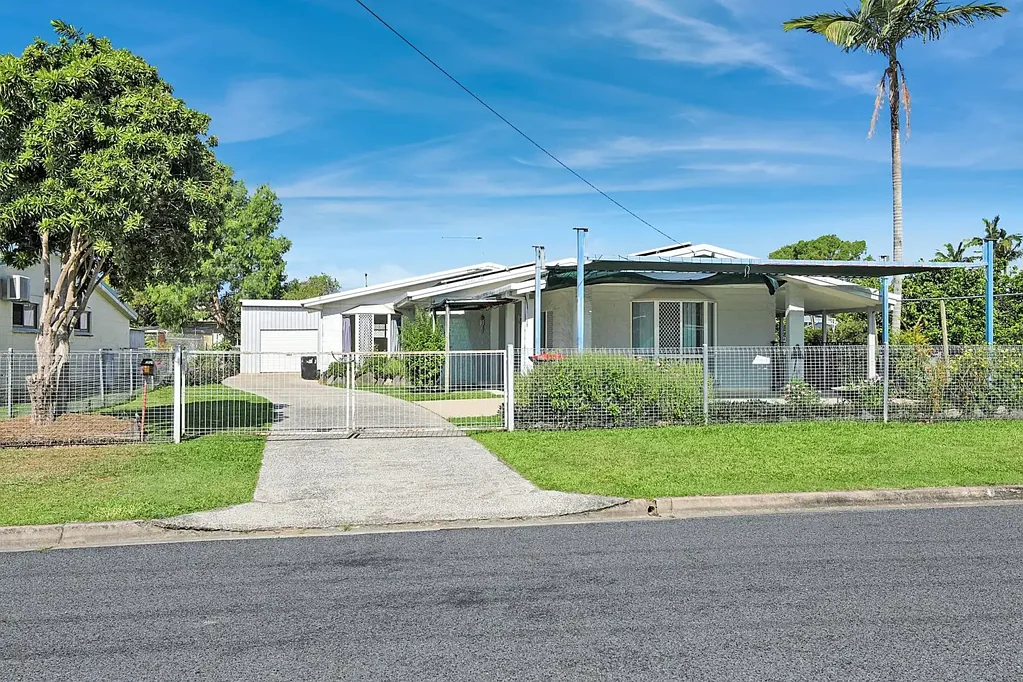 Gordonvale 3房  TWO BIG SHEDS, 800M2 LAND AND FULLY AIR-CONDITIONED