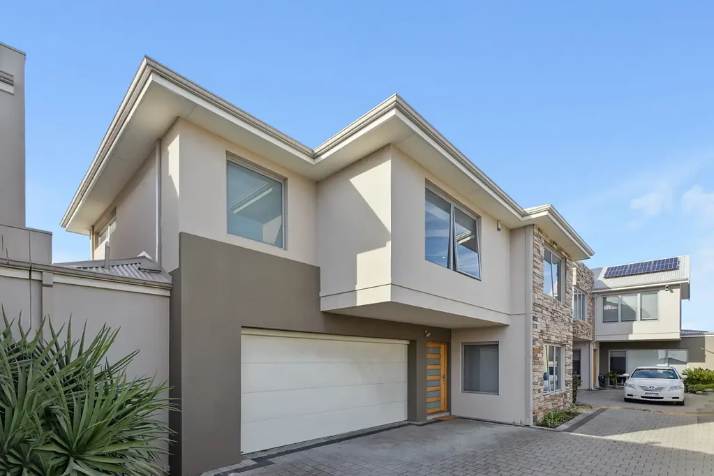 STUNNING 4x3x2 FAMILY HOME BOASTING GREAT LOCATION