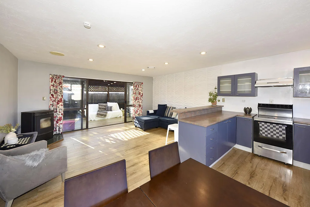 Woolston 3 Slaapkamer Urgent Estate Sale - Opportunity Awaits