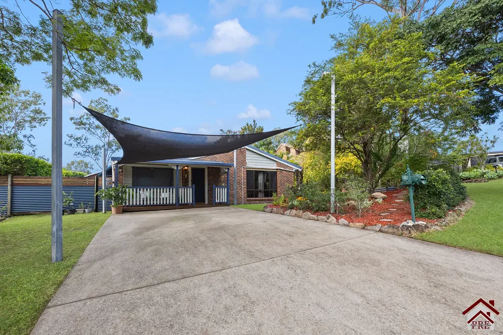 Petrie 3ห้องนอน Charming Family Home - Cul-de-sac living with 3 bedrooms +  Office + Studio Shed