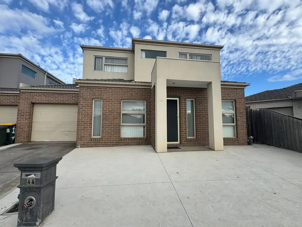 Low-Maintenance Living in a Convenient Location