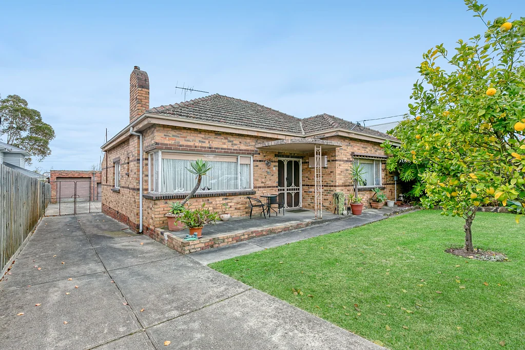 18 Thackeray Road, Reservoir, VIC 3073