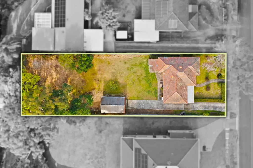 Mount Colah 3房 砖房，坐落于宽敞平坦地块，后院朝向东北 Brick Home on a Huge, Level Block with North-East to Rear Aspect