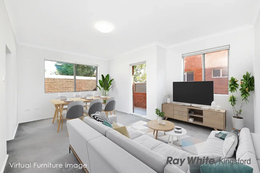Sun Filled 2 Bedroom Unit