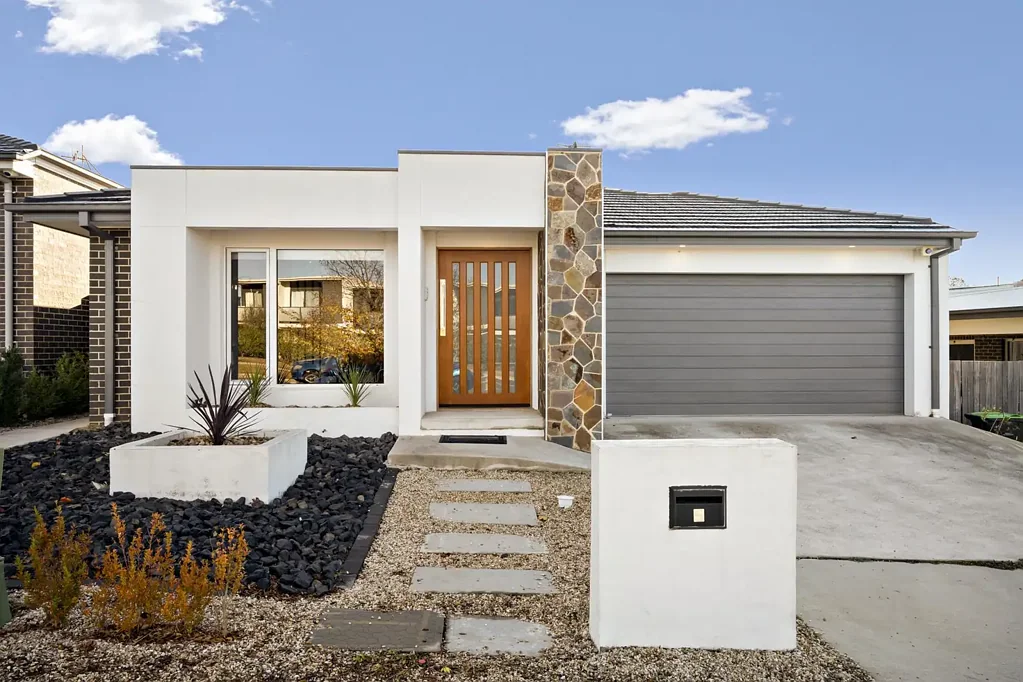 Lawson 4Moenga A home that has it all - a perfect blend of flexible living, modern comfort and