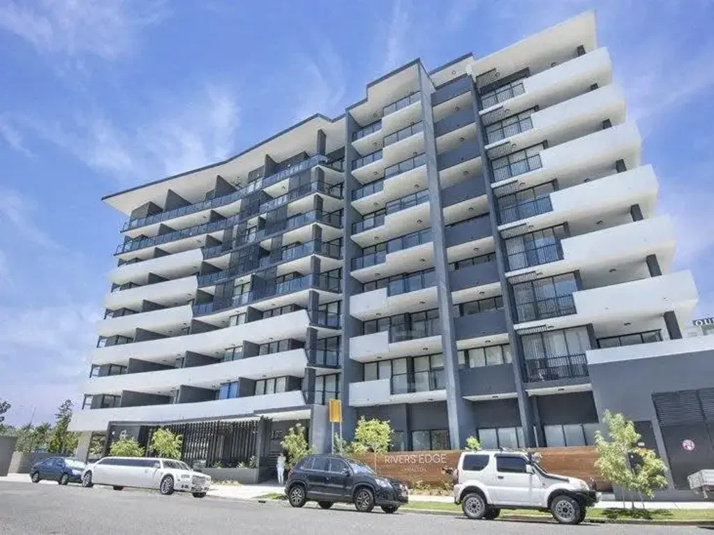Unfurnished 3 bedroom apartment in Hamilton