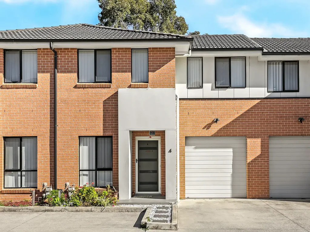 Liverpool 3房  Stylish Modern Sanctuary in Prime Liverpool Location - Comfort, Convenience & No Strata Levies