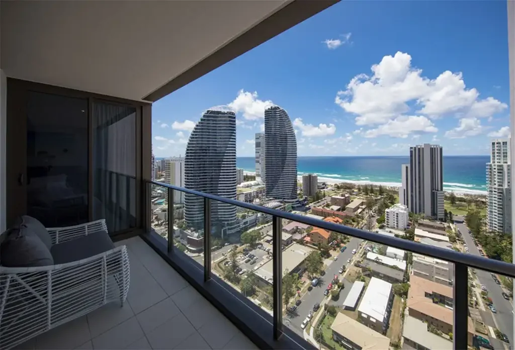 Stunning ocean view & furnished apartment