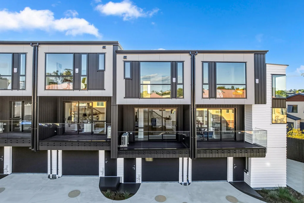 Oteha 4Habitaciones Brand New Townhouses in Oteha