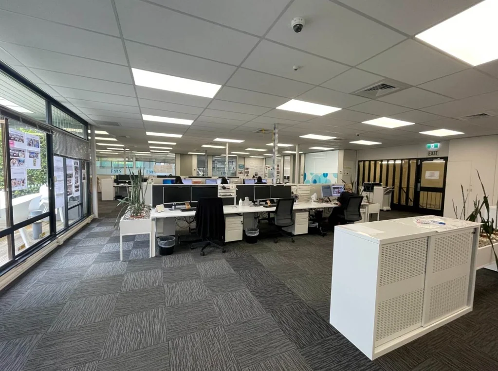 Mount Eden CORNER MOUNT EDEN OFFICE WITH PROFILE