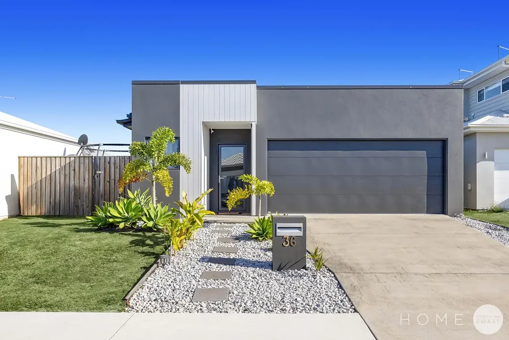Palmview 4房  Stylish Family Living with Poolside Perfection & Side Access