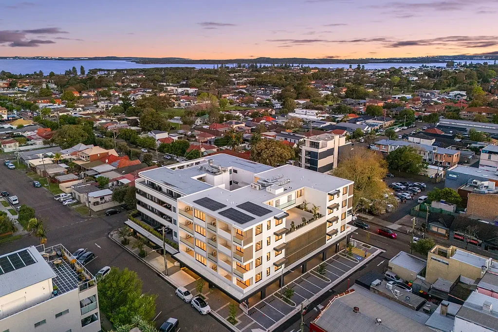 Ramsgate 2ਬੈੱਡਰੂਮ Timeless Elegance in Ramsgate's Bustling Heart