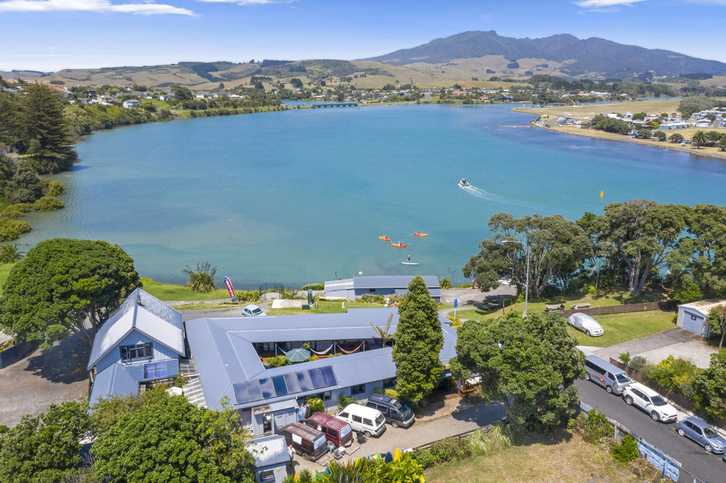 6 Wi Neera Street, Raglan, Waikato, 17 ਕਮਰੇ, 0 ਬਾਥਰੂਮ