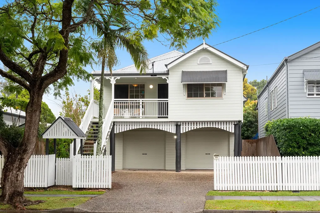 Corinda 3બેડરૂમ Character Feature Home, Contemporary Lifestyle, Poolside Entertaining