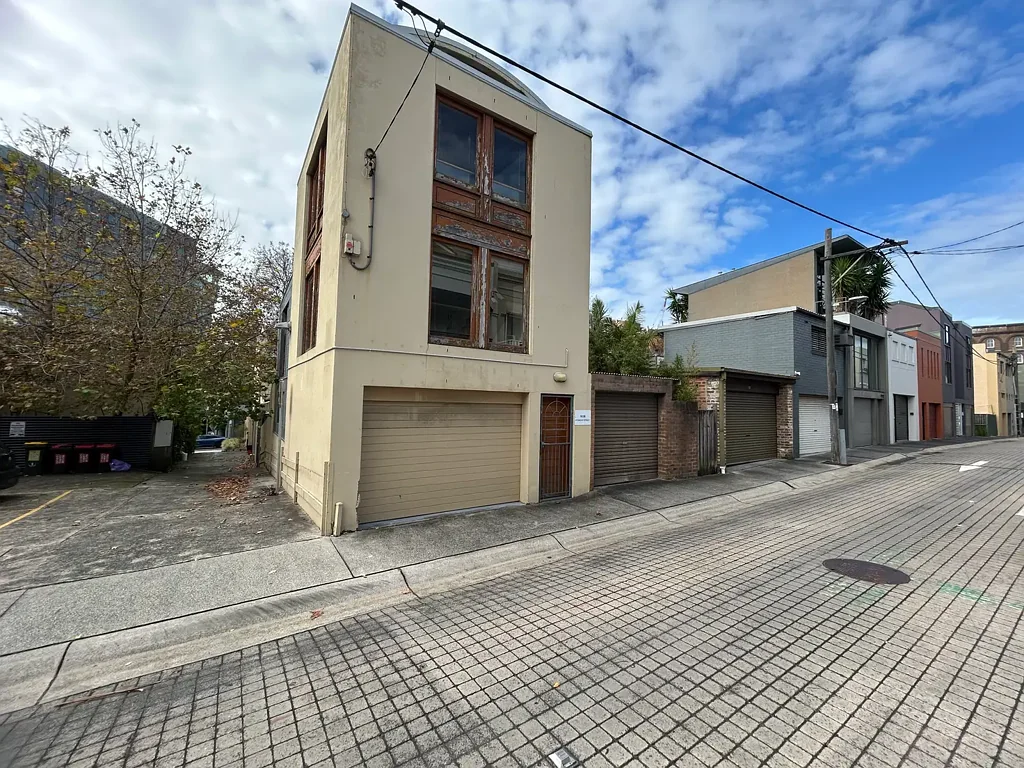 UNDER OFFER