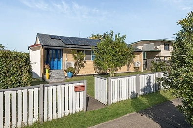 Deception Bay 2房 业主指示明确——此房已准备好迎接新主人！ Owners Instructions Are Clear - This Home Is Ready For New Owners!