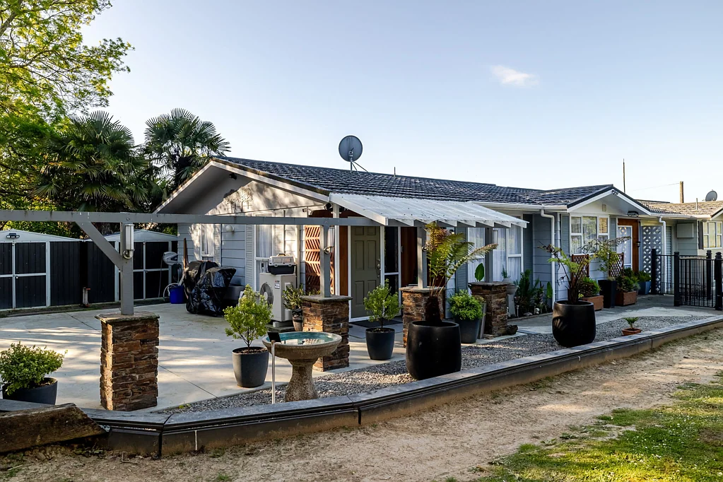 Pahiatua 2Kwarto Modern living made easy on Edward