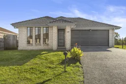 25 Nixon Drive, North Booval