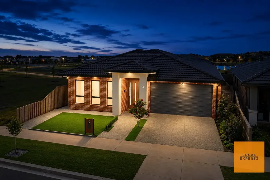 Fraser Rise 4Kwarto Luxury Family Living with Dual Kitchens & Multiple Living Zones.