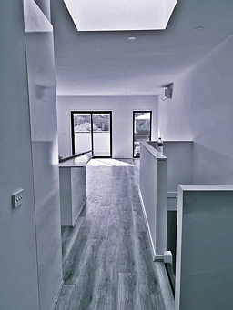 地址保密, Springvale South