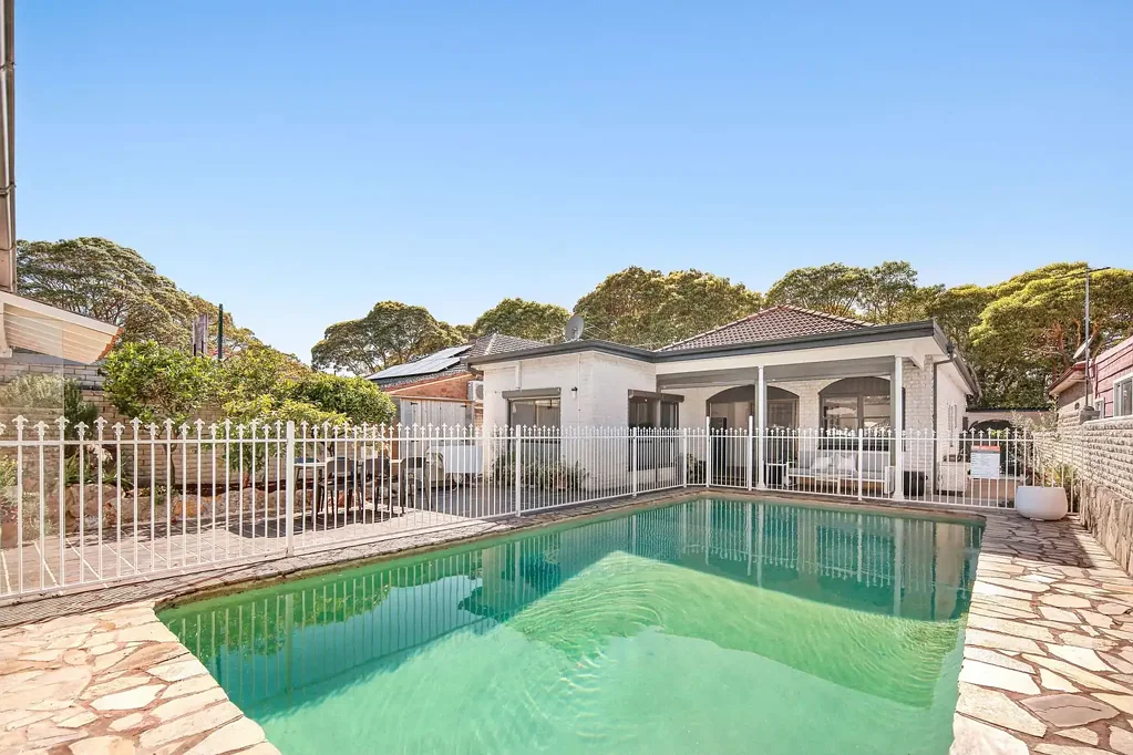 Ashfield 4બેડરૂમ Renovated Family Home In A Premier Ashfield Setting