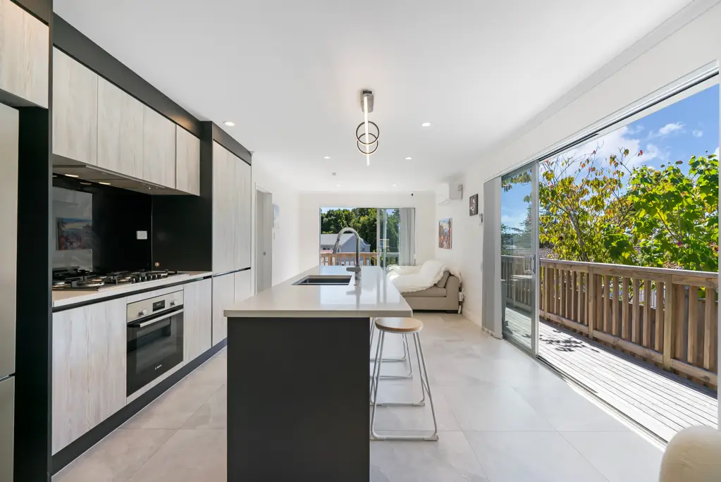 Totara Vale 4બેડરૂમ Near-New Standalone Home in Double Westlake Zone