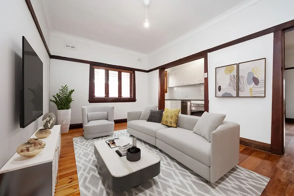 Charming Art Deco Apartment Just Steps from Coogee Beach