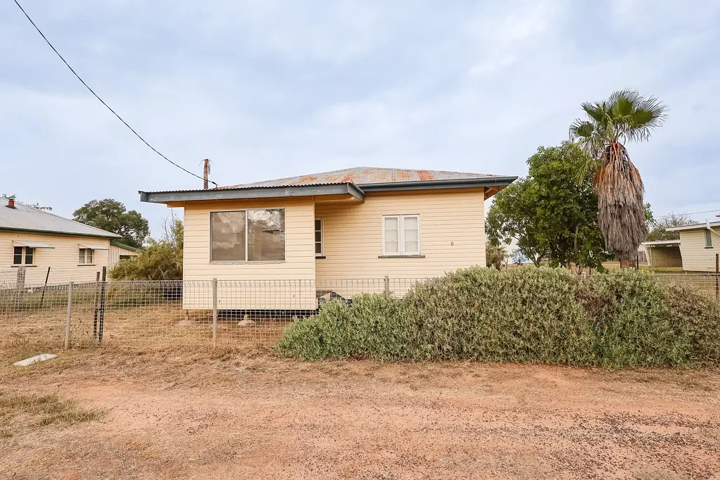 Yuleba 2غرفة نوم Neat and Tidy Two Bedroom Home on Large Block