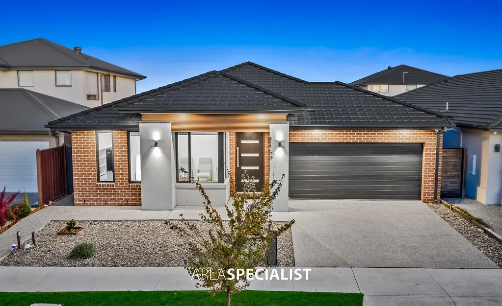 Clyde North 4 Bedroom Spacious, Stylish & Perfectly Positioned in Honour Village – Berwick Waters
