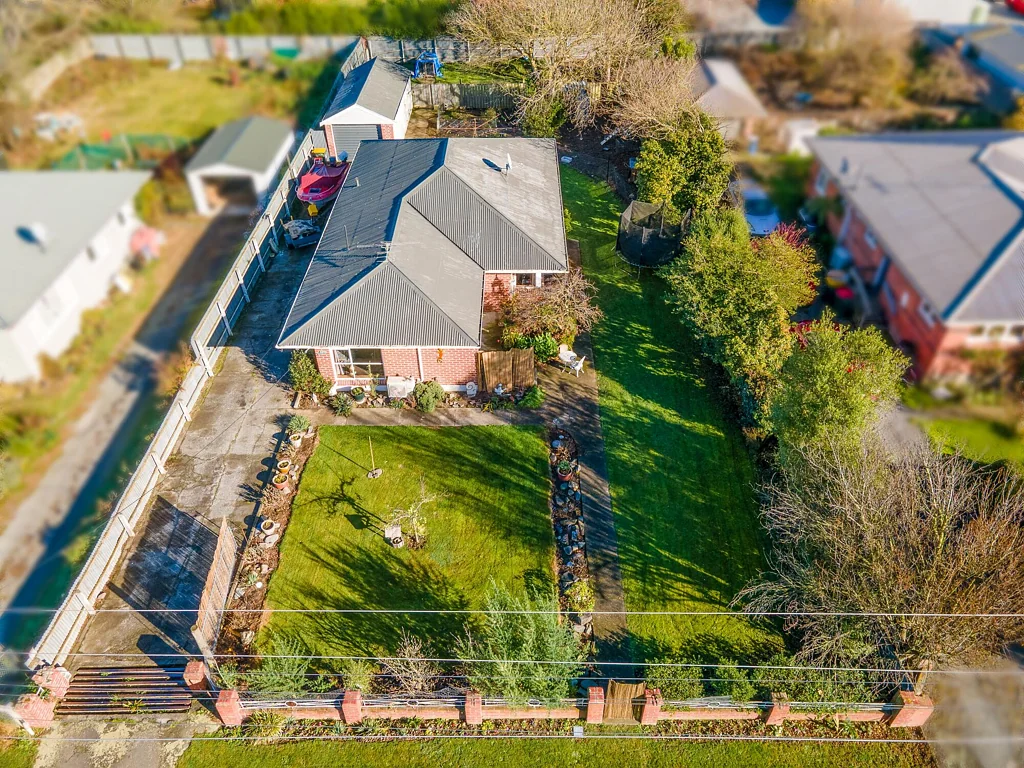 Dunsandel 2房  Spacious Section And Endless Potential