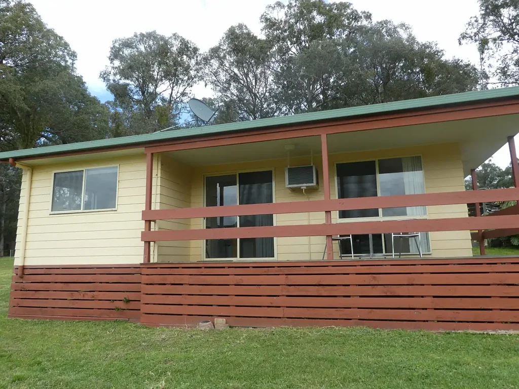 CHARMING 2 - BEDROOM COTTAGE IN PEACEFUL RURAL SETTING