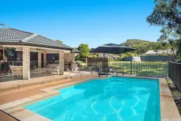 19 Teneale Place, Glass House Mountains