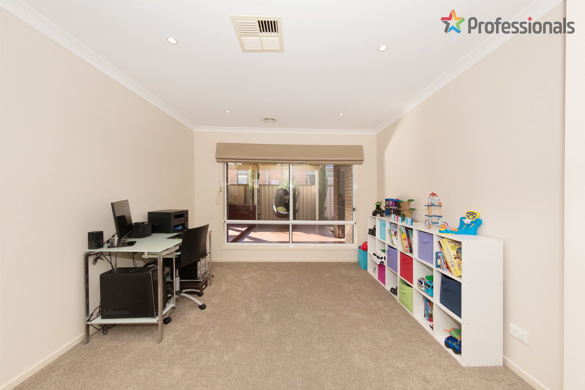 26 CUNNINGHAM CH, BURNSIDE HEIGHTS VIC 3023, 0房, 0浴, House