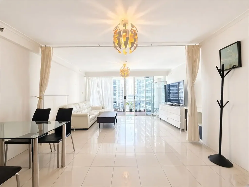 FULLY FURNISHED. Large size 1 Bedroom apartment available now