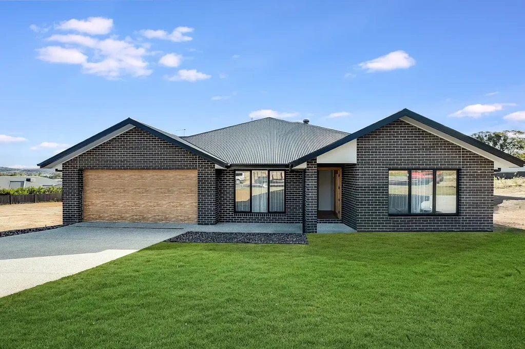 A Lovely Family Home in the Sought-After Murray Park Estate