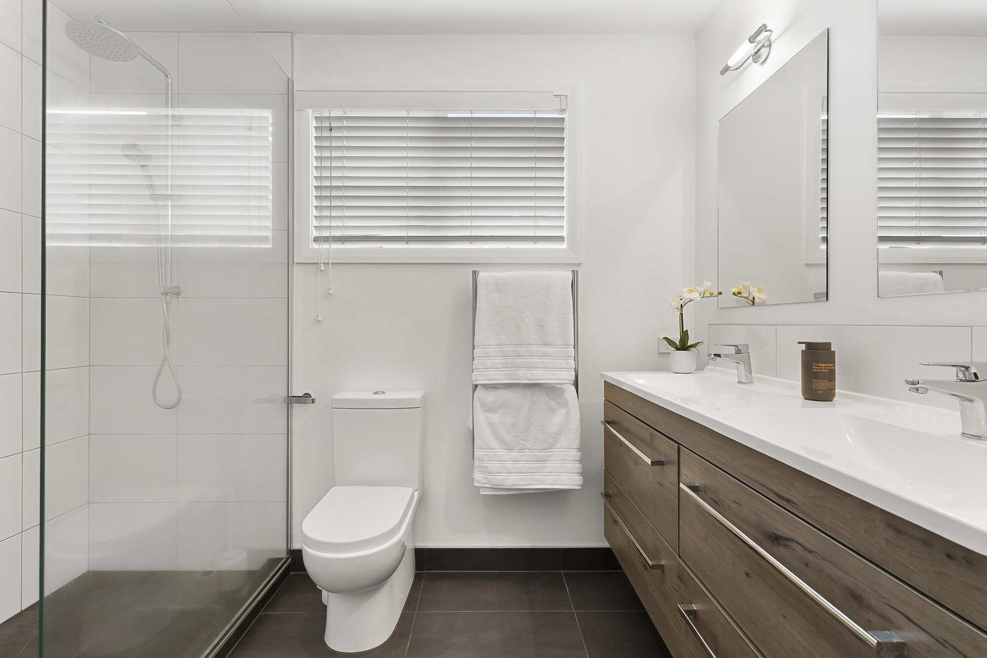 8 Kiwi Road, Devonport, photo 17