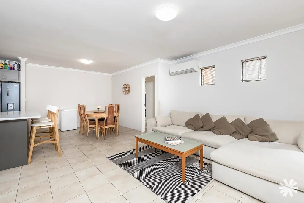 Rivervale 4ห้องนอน SPACIOUS TOWNHOUSE LIVING WITH ENDLESS FLEXIBILITY - FANTASTIC RENTAL RETURN IN RIVERVALE
