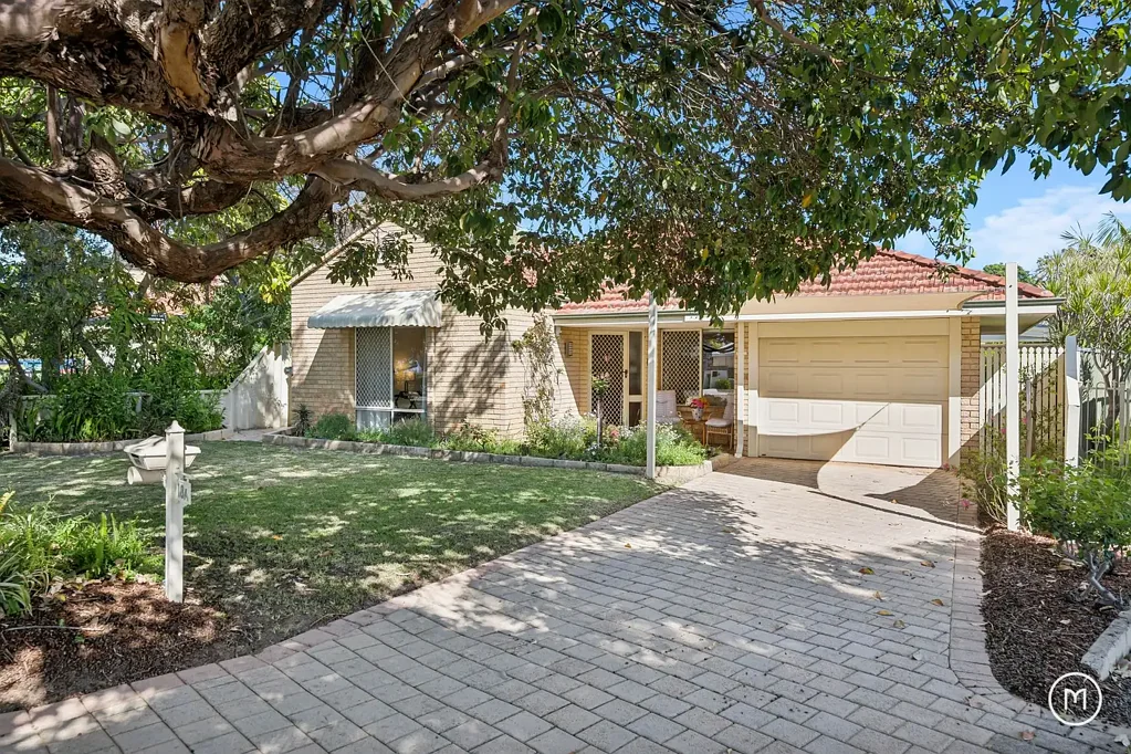 18A Bricknell Road, Attadale, WA 6156