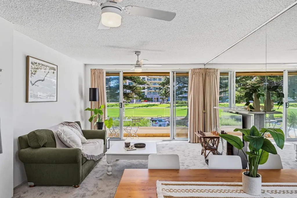 Glenelg 2Kwarto An unmatched beachside lifestyle - Perfect for your first home or strategic investment!