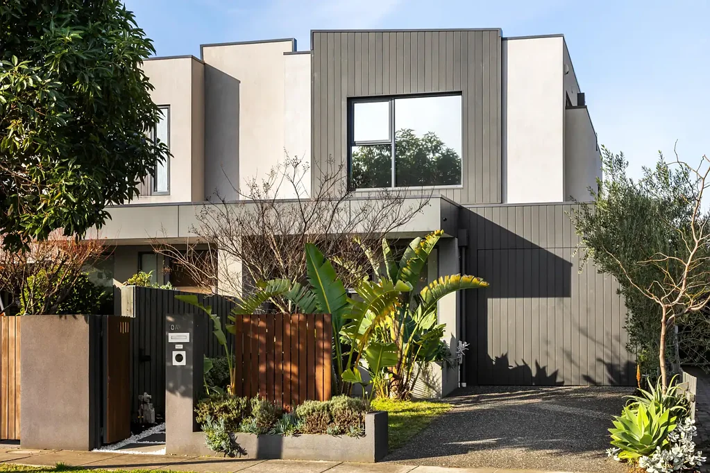 A Family Sanctuary with Two Tropical Courtyards