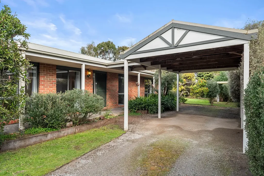 Cowes 3房  Location, Lifestyle and Loads of Potential