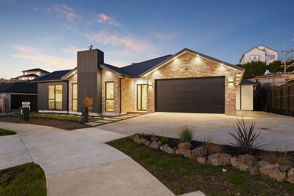 Pukekohe 5房  Welcome to a home that makes a success statement