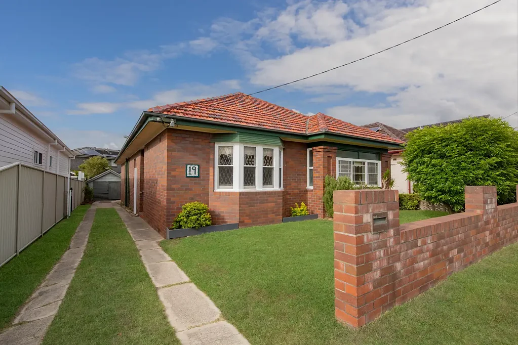 19 Glebe Road, The Junction, NSW 2291