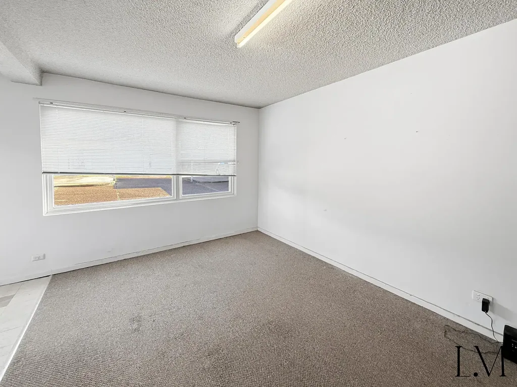Neat and Tidy Unit in Central Location