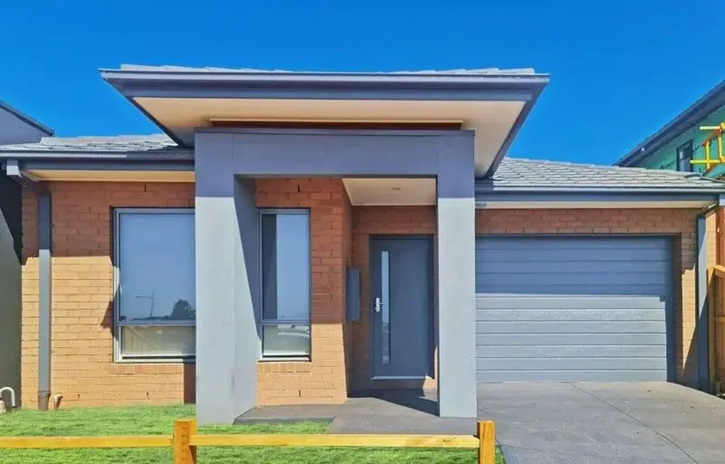 Stylish 3-Bedroom Home with 2 Bathrooms & Garage