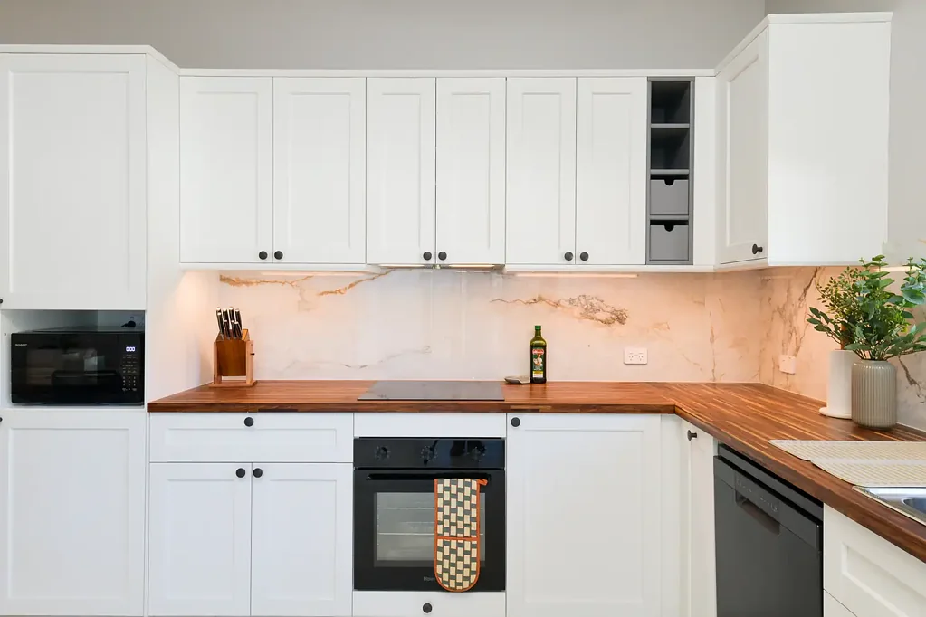 STYLISH, FULLY FURNISHED 4x2 FAMILY HOME