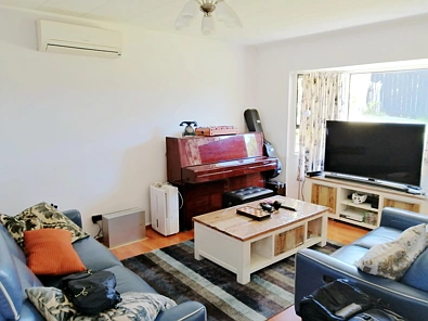 This lovely property offers you 3 double bedrooms with 1 bathroom
